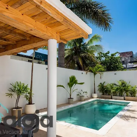 Vica Guest House Con Piscina En La Entrada De La Zona Hotelera